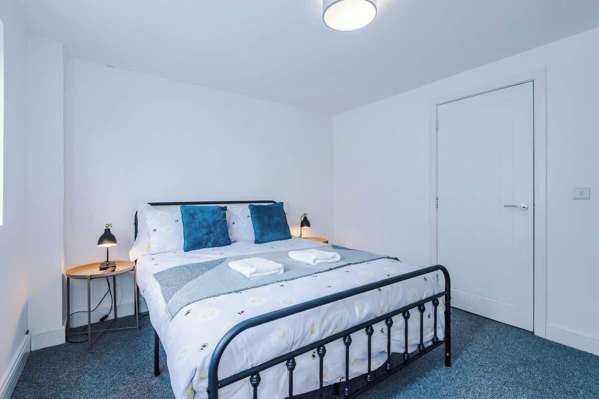 3 Schlafzimmer, Schreibtisch, Bügeleisen/Bügelbrett, kostenloses WLAN