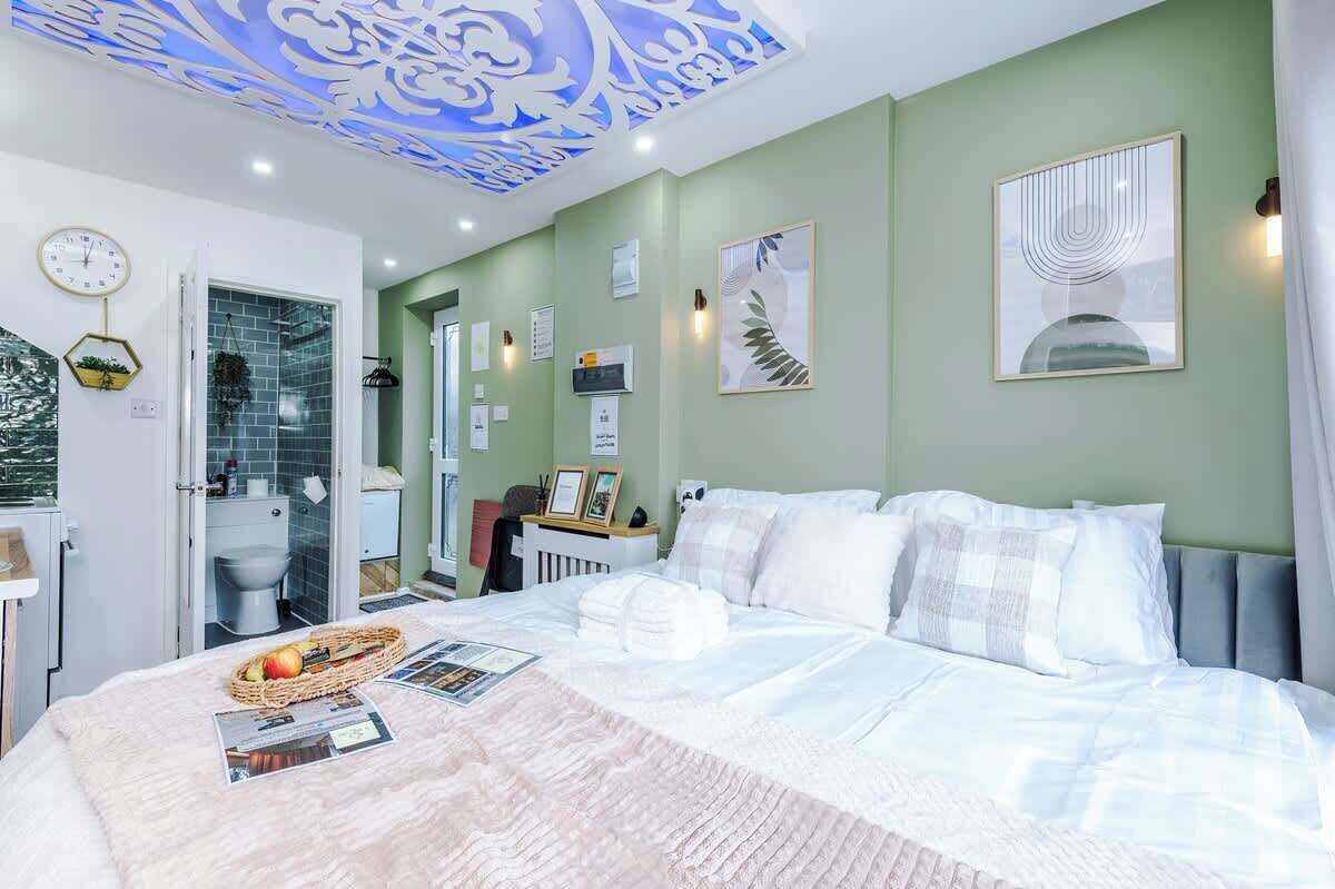1 dormitorio, tabla de planchar con plancha, wifi gratis y ropa de cama