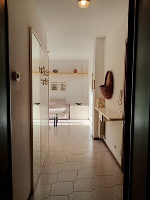 Interior - x6 people 3 minutes from beach, 7 minutes from station, ideal base for 5 Lands (Levanto)