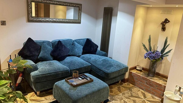 Wonky 2 A Cosy Hideaway In The Heart Of Cheshire - Macclesfield