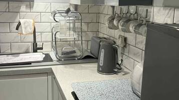 Apartment, 1 Bedroom, Balcony | Interior