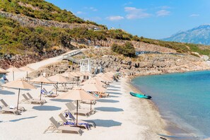 Beach - First line above the beach three bedroom apartment - Lustica Bay (Radovići)