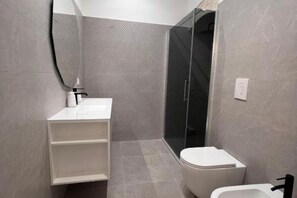 Shower - Luxury Way Blue Essence - Suite with Jacuzzi in the Heart of Molfetta (Molfetta)