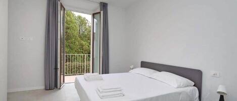 Fer et planche à repasser, Wi-Fi, draps fournis