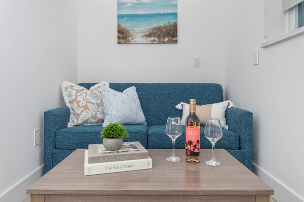 Una Smart TV, un futbolín