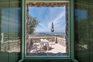 Outdoor dining - Zatrikion - Villas - Sleeps 2 - Thira Retreat (Pyrgos)