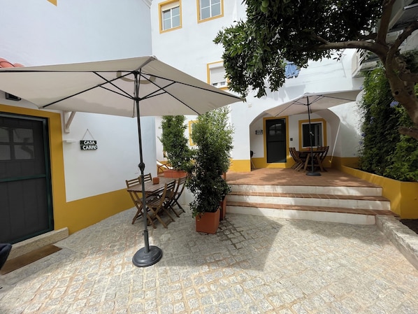 Casa, 1 cama de matrimonio, patio | Restaurante al aire libre