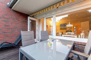 屋外ダイニングエリア