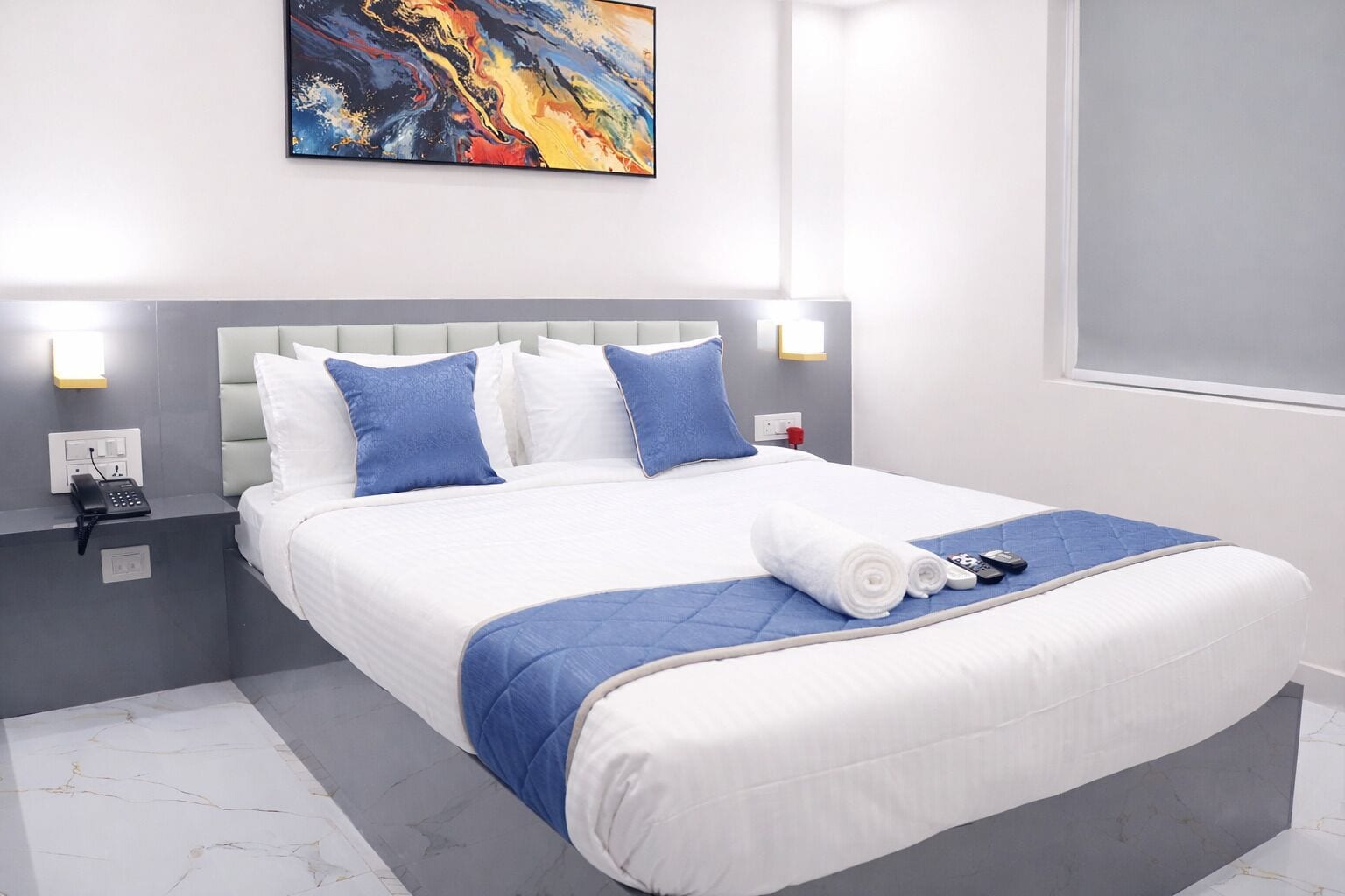 Deluxe Double Room, 1 Queen Bed | Premium bedding, minibar, in-room safe, desk