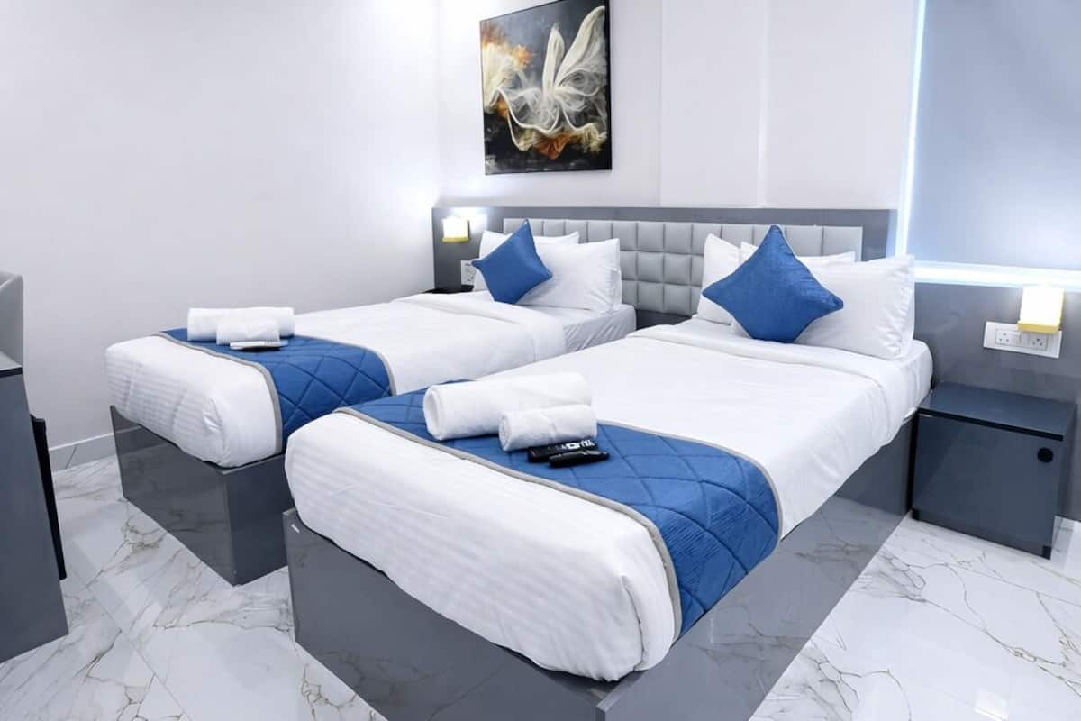 Deluxe Double or Twin Room | Premium bedding, minibar, in-room safe, desk