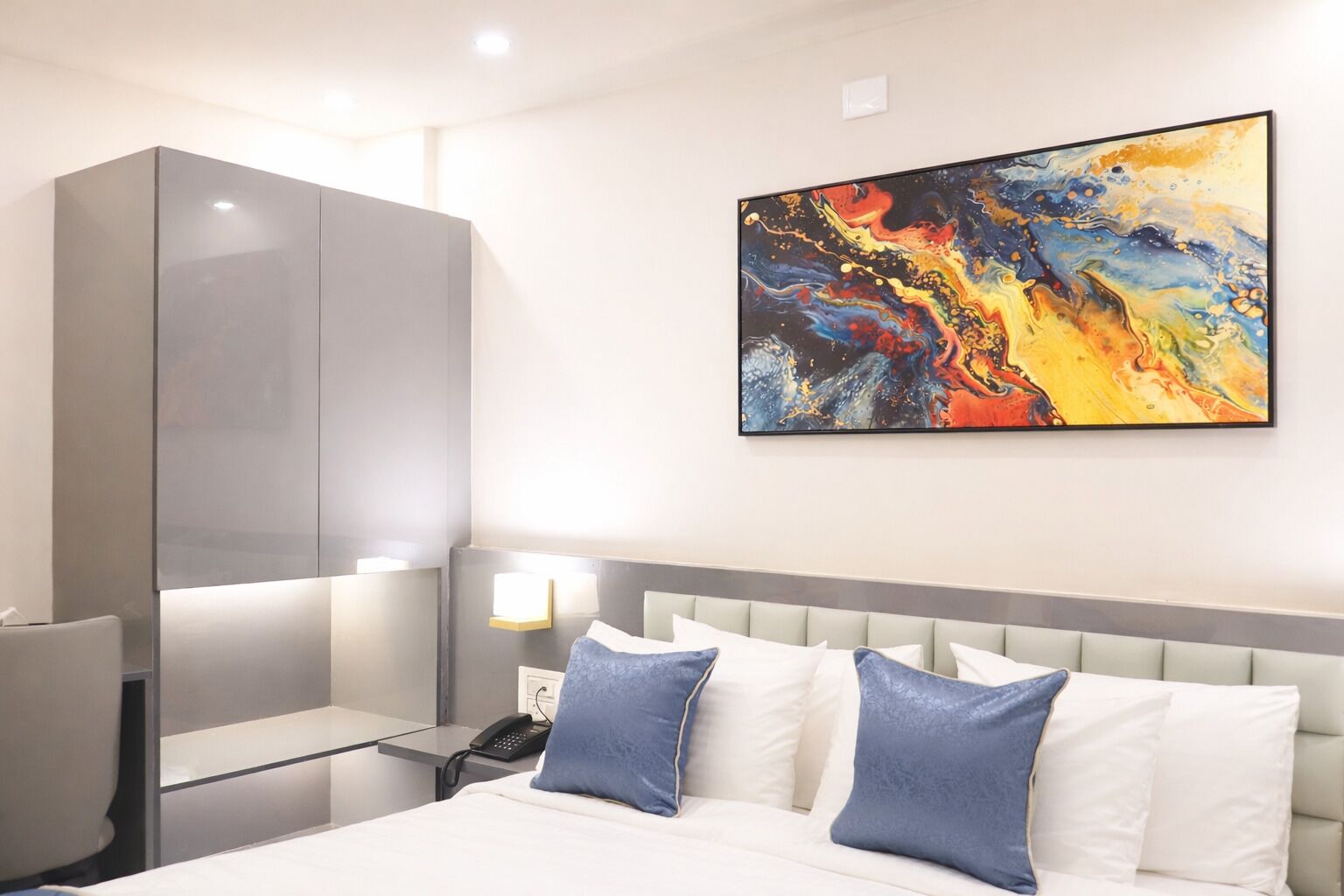 Deluxe Double Room, 1 Queen Bed | Premium bedding, minibar, in-room safe, desk