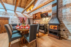 Dining - Villa Niko ZadarVillas (Škabrnja)