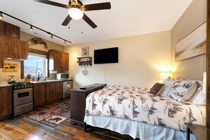 Room - New! Downtown Whitefish, Near Glacier National Park & Slopes, AC (Whitefish)