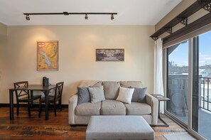TV - New! Downtown Whitefish, Near Glacier National Park & Slopes, AC (Whitefish)