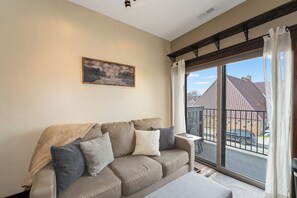 TV - New! Downtown Whitefish, Near Glacier National Park & Slopes, AC (Whitefish)