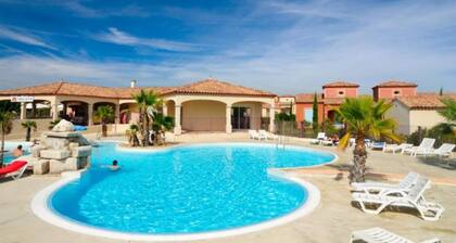 Villa With Heated Pool and Private Garden