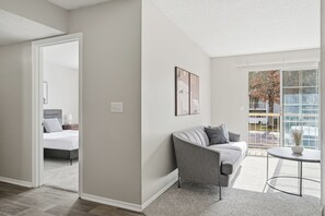 Smart TV, offices - Bright Nashville Retreat w/ Balcony 217 Cozy Condo (Nashville)