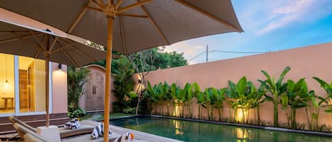 Villa – basic | Basseng | Utendørsbasseng