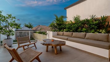 Basic Villa | Terrace/patio