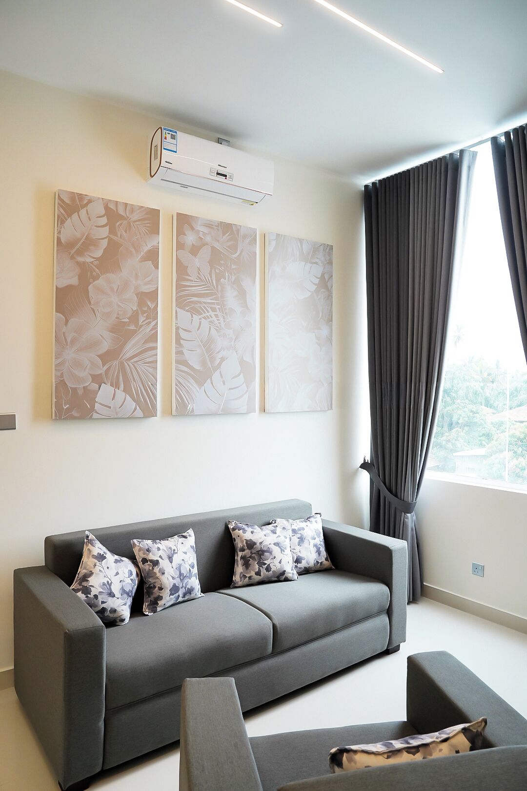 Deluxe Apartment, 2 Bedrooms, Balcony | Living area