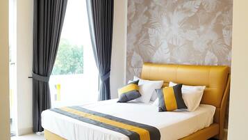 Deluxe appartement, 2 slaapkamers, balkon | Een bureau, een laptopwerkplek, gratis wifi