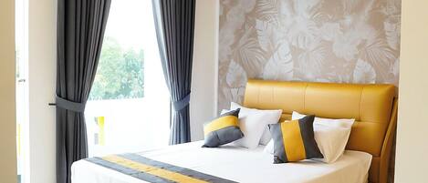 Deluxe-Apartment, 2 Schlafzimmer, Balkon | Schreibtisch, laptopgeeigneter Arbeitsplatz, kostenloses WLAN