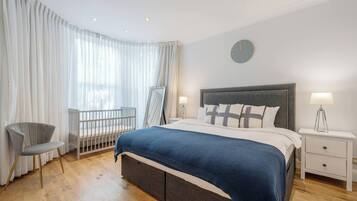2 bedrooms, iron/ironing board, travel cot, free WiFi