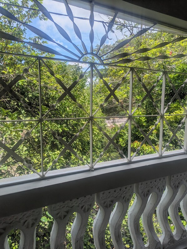 Departamento, 2 habitaciones, balcón | Jardín