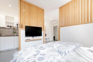 Verdunkelungsvorhänge, Bügeleisen/Bügelbrett, kostenloses WLAN