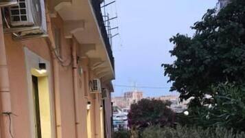 Deluxe-Studio, 1 Queen-Bett, Küche | Speisen im Freien