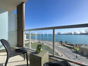 Kahden hengen superior-huone (yksi tai kaksi sänkyä), parveke, merinäköala | Sisätilat