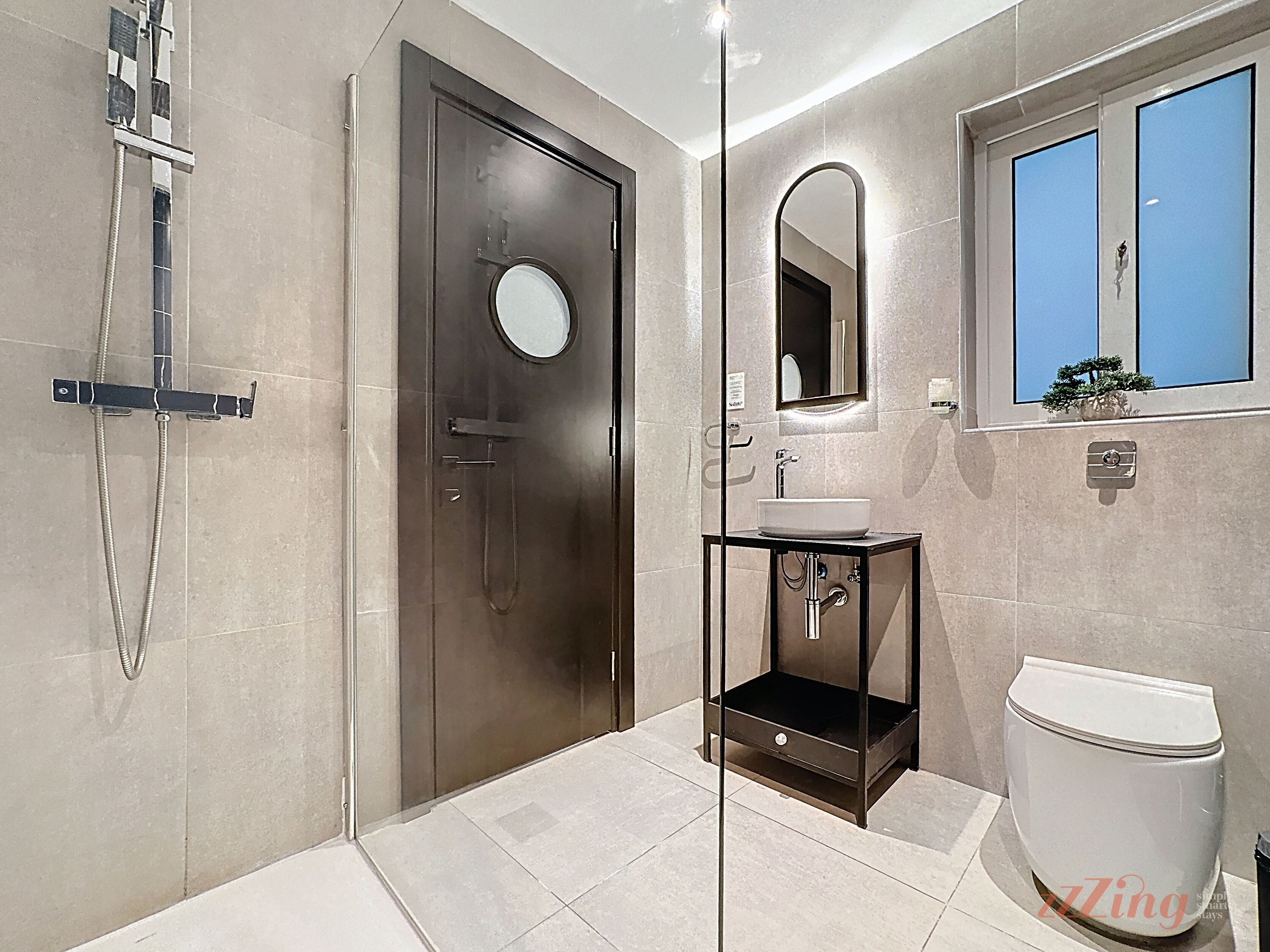 Deluxe Double or Twin Room | Bathroom | Shower, hair dryer, towels, soap