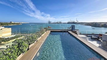 Alberca al aire libre por temporada