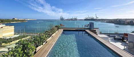 Seasonal outdoor pool