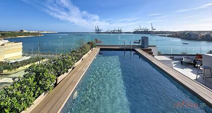 South 32 Hotel by Zzzing