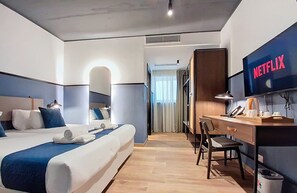 Standard Double or Twin Room | In-room safe, desk, laptop workspace, iron/ironing board - South 32 Hotel by Zzzing (Birzebbuga)