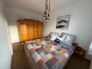 Bügeleisen/Bügelbrett, kostenloses WLAN, Bettwäsche