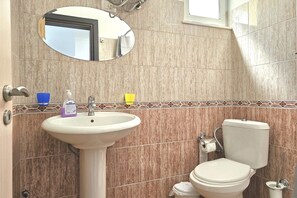 Family Apartment, Multiple Bedrooms, Mountainside (Two Bedroom Apartment With Sea) | Bathroom - Two Bedroom Apartment With Sea View-061 (Sarandë)