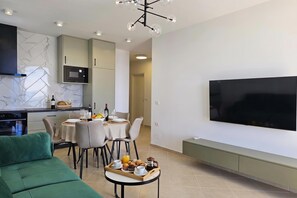 Standard Διαμέρισμα, 2 Υπνοδωμάτια, Μπαλκόνι, Στο βουνό (Ionian Blue Escape 304 /w Sea View) | Περιοχή καθιστικού