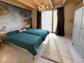 Skrivebord, strygejern/strygebræt, gratis Wi-Fi, sengetøj