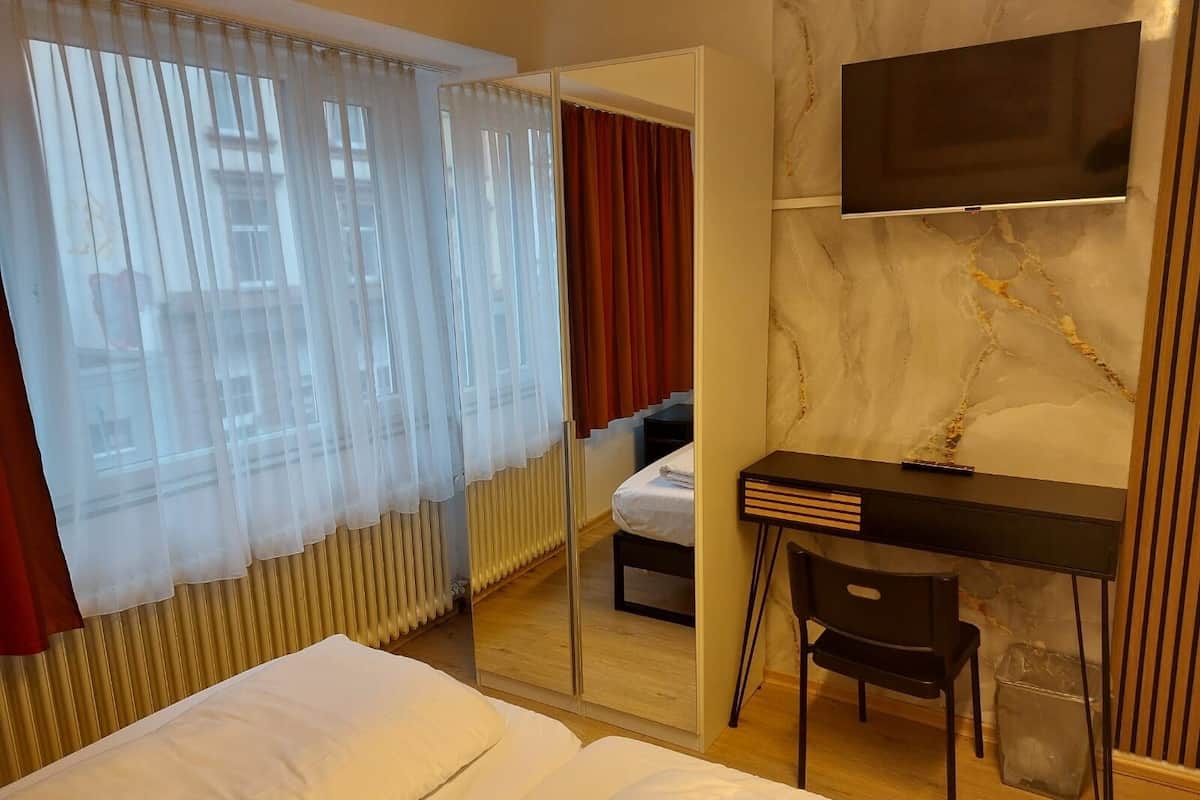 Iron/ironing board, free WiFi