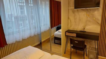 Iron/ironing board, free WiFi