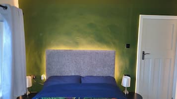 2 Schlafzimmer, Schreibtisch, Bügeleisen/Bügelbrett, kostenloses WLAN
