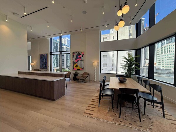 House - Downtown Miami 1BR Walk to Bayside Kaseya Gym Pool (Miami)