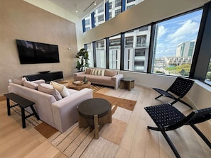 House - Downtown Miami 1BR Walk to Bayside Kaseya Gym Pool (Miami)