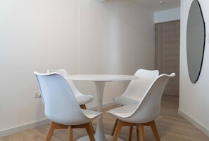 House - w Amazing 1BR Apartment in Heart of San Isidro (Lima)
