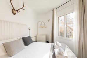 Interior - Eulalias Lodges Barcelona (Barcelona)