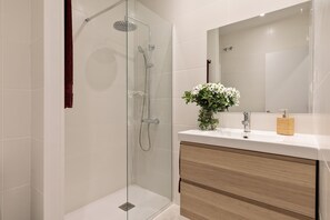 Interior - Enjoy Apartments Ecuador (Barcelona)