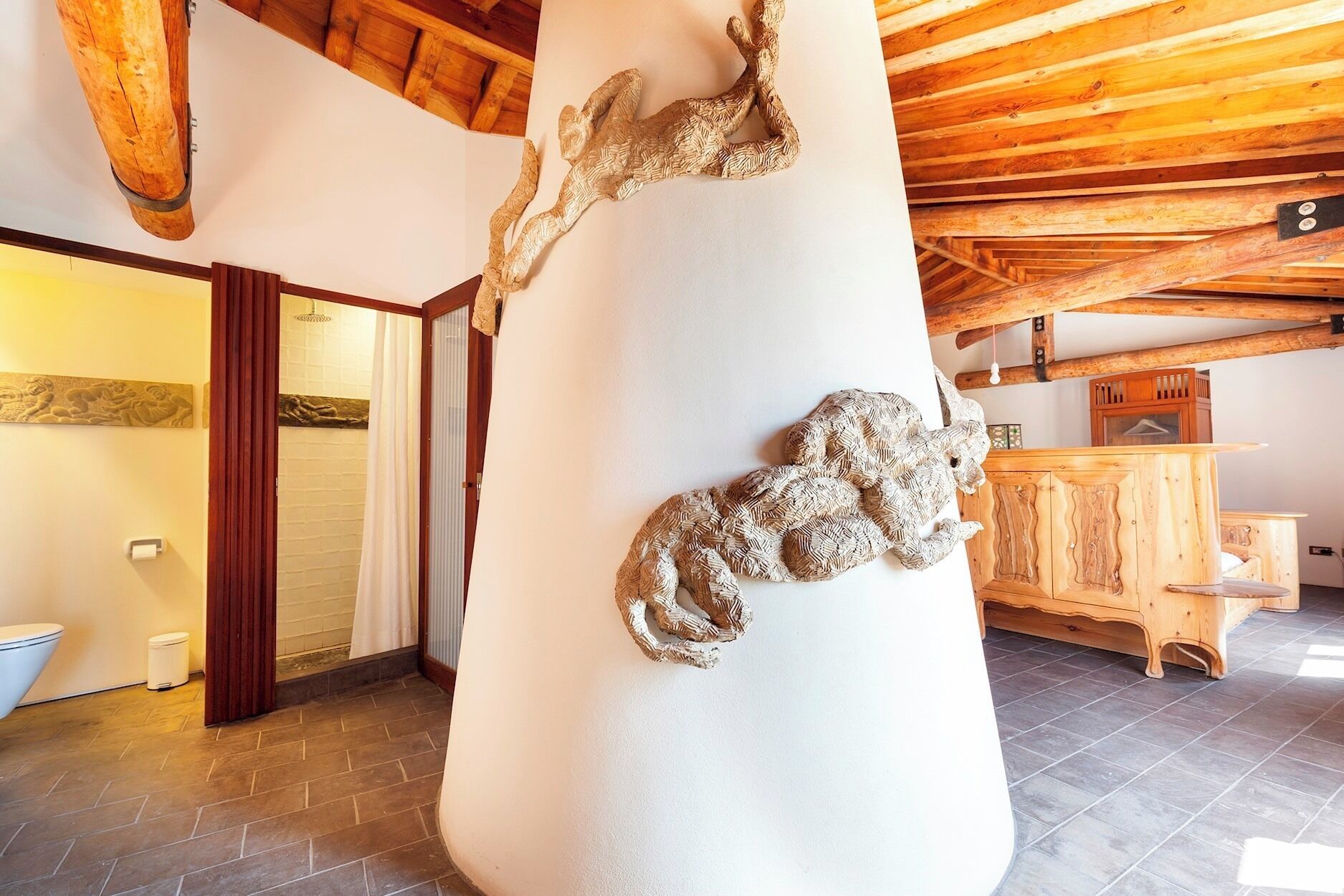 المنشأة من الداخل