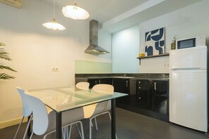 Interior - Dana - Enjoy Apartments Rocafort (Barcelona)